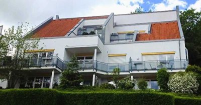 Ebingen: Moderne stadtnahe 2,5 Zi - EG Wohnung mit großer Terrasse und XXL Garage