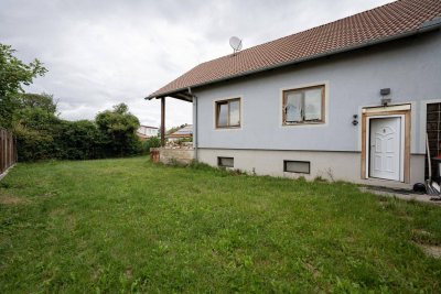 * Sanierungsbedürftiges Doppelhaus in Landegg *