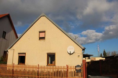 Sanierungsbedürftiges Haus für die kleine Familie zum individ. Ausbau mit kl. Scheune in Wörblitz