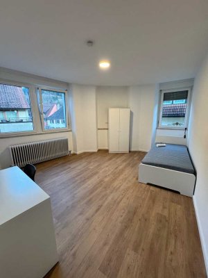 WG-Zimmer: Erstbezug nach Sanierung - Möbliert und Modern - MIT TOP-Anbindung