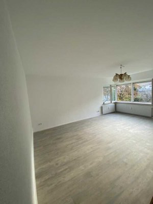 Stilvolle, modernisierte 3-Zimmer-Dachgeschosswohnung mit Balkon in Pfullingen