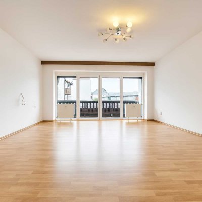 HELLE 4 ZIMMER WOHNUNG + Bad-Balkon und Garten in Pfeffenhausen