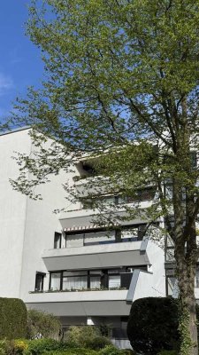 Großzügige 4-Zimmer-Wohnung mit Balkon & Garage in Köln-Bocklemünd