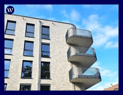 Erstbezug: Helle 3 Zimmer mit Balkon, Einbauküche, Echtholz-Parkett, Bad mit Walk-In-Dusche, Aufzug