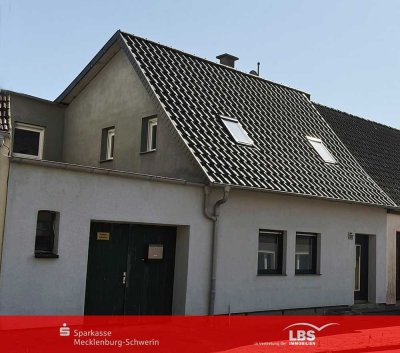 Modernes Familienhaus mit Garten