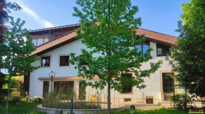 Wohnen &amp; Arbeiten vereint – Großzügiges Wohnhaus mit Bürokomplex in Villach-Lind