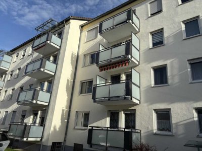 Schöne 2-Zimmer-Wohnung mit EBK und Balkon in Augsburg