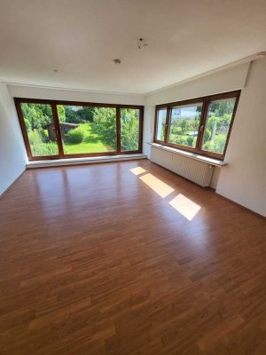 Ansprechende 5-Zimmer im 1. OG Wohnung zur Miete in Bielefeld