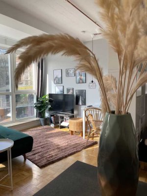 voll möbliert: Kompaktes 1-Zimmer-Loft direkt am Bilk S - Hofausrichtung