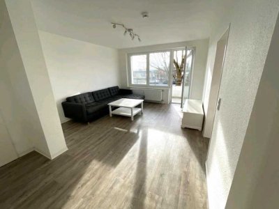Moderne EG 3 Zimmer Wohnung mit Küche + Abstellkammer und Dusche
