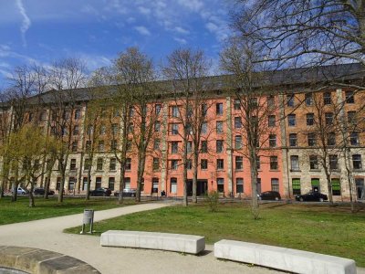 An Studenten zu vermieten:
möbl. 1-Zi-App., Bamberg,
Erba Insel bei Uni, 4. OG, Aufzug; Tiefgar.