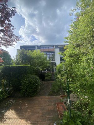 Gepflegtes Reihenmittelhaus mit großem Garten & Einliegerpotenzial in Frankfurt-Praunheim
