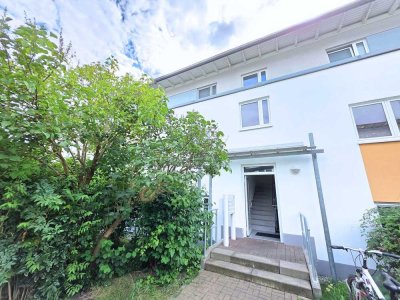+ BEZUGSFREI + 24M2 DACHTERRASSE + TIEFG. + 2-RAUM-SONNENWOHNUNG IM WOHNPARK "AM WASSERTURM"