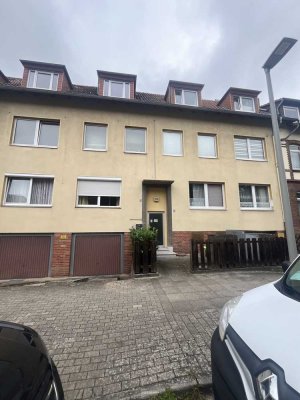 Erstbezug nach Sanierung mit EBK: Schöne 2-Raum-Dachgeschosswohnung in Hannover