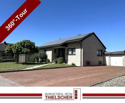 Großzügiger, freistehender Bungalow mit zwei Doppelgaragen, Werkhalle und Aussicht ins Grüne