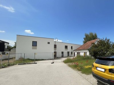 PROVISIONSFREIER ERSTBEZUG! Perfekte Starterwohnung, auch für ANLEGER, tolle öffentliche Anbindung nach Wien!