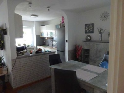 3-Zimmer-Hochparterre-Wohnung mit Balkon in Krefeld