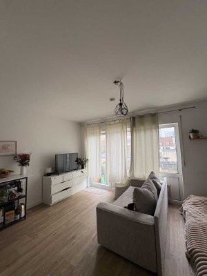 UNTERMIETE 3 MONATE 1.4 - 1 Zimmer Mit Balkon Nähe Uni Köln , Sülz