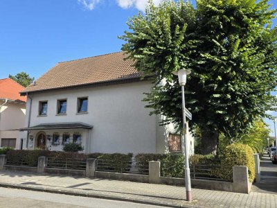 Familienfreundliches Einfamilienhaus mit viel Platz, Garten und Garage