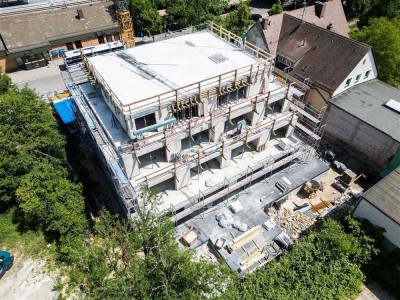 4 Zimmer  Erdgeschosswohnung mit Terrasse und eigenem Garten in zentraler Lage von Feucht - KfW Förd