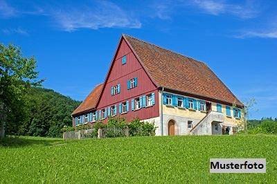 Vielseitige Hofstelle mit Wohnhaus, Stallgebäude und großzügigen Nutzflächen