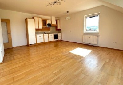 Top Wohnung - Balkon - Lift