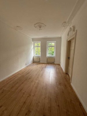Frisch hergerichtete 2-Zimmer-Wohnung mit EBK und Tageslichtbad
