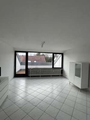 Helle 1,5-Zimmer Wohnung mit Dachterrasse in Stuttgart Stammheim