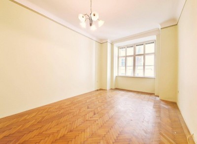++NEU++ Sanierungsbedürftige ALTBAU-CHARME &amp; Top-Lage! 2,5-Zimmer-Perle perfekt als Anlage beim Ebner-Eschenbach-Park!