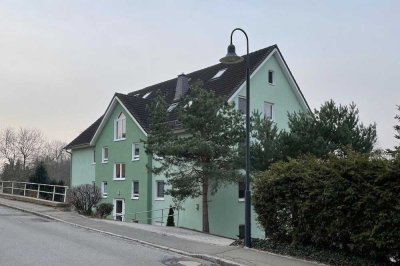 Große Eigentumswohnung / zwei Stellplätze / Balkon