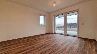 ZWEITBEZUG | 4 ZIMMER WOHNUNG MIT 350 m² GARTEN IN LAAPLUS | BARRIEREFREI | BAUJAHR 2023 