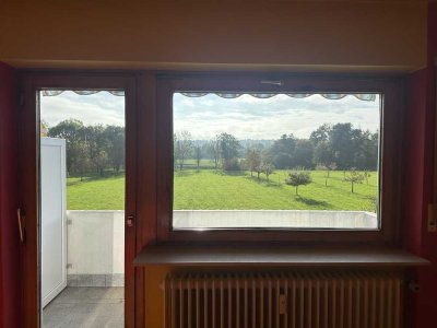 Helle 3-Zimmer Wohnung mit Balkon und Blick ins Grüne