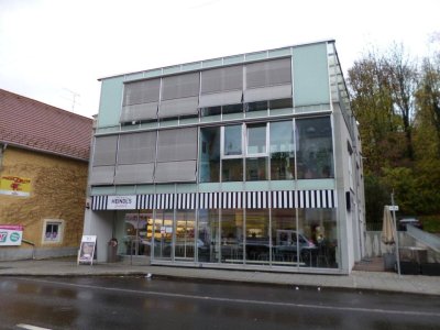 Wohnung mit Wintergarten!