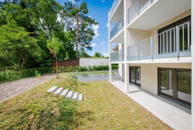 NEUBAU - Terrasse und Garten mit Blick ins Grüne!