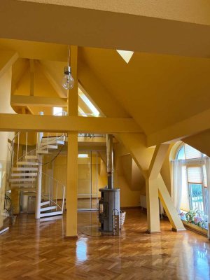 wunderschöne Dachgeschoss Wohnung mit Sauna & Kamin