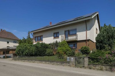 Solides Einfamilienhaus mit ELW