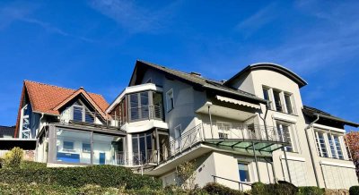 Modernes 3 Familienhaus plus Einliegerwohnung und separatem Appartementgebäude