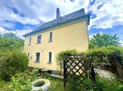 Renovierungsbedürftiges Mehrfamilienhaus in Grüner Lage von Greiz