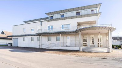 Hard | Wohn- und Geschäftsgebäude mit 5 Einheiten