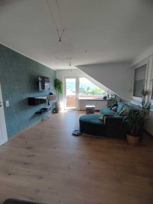 Helle und freundliche 3-Zimmer-DG-Wohnung mit Balkon und EBK in Koblenz-Güls