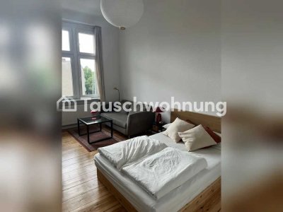 Tauschwohnung: 2 schön helle Altbau Wohnungen die nebeneinander liegen