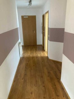 Schöne und gepflegte 3-Zimmer-Dachgeschosswohnung in Tonna