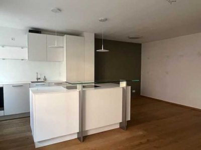 Brück Immobilien - Wohnen im Herzen Münchens – Moderne 2-Zi.-Wohnung mit S/W-Balkon