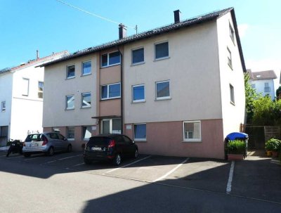 Gemütliche 3-Zimmer-Wohn. + Terrasse m. Garten + zus. ca. 70 qm Gartengrundstück + Außenstellpl.