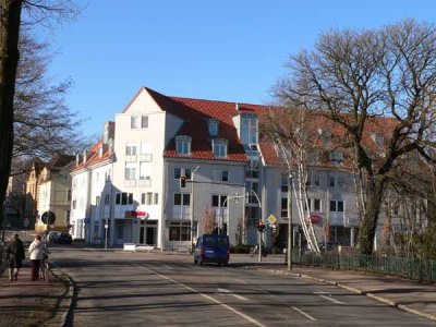 aufsanierte helle 2- Raum Wohnung mit Aufzug zu vermieten