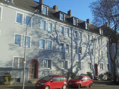 frisch sanierte 2 ZKB - Wohnung im DG *ab sofort*