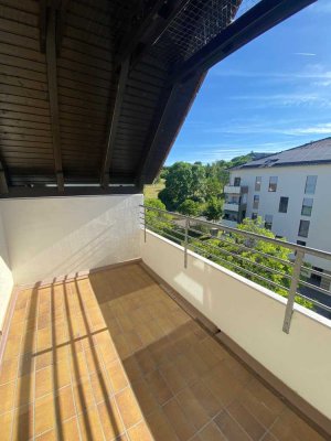Großzügige 4-Zimmer Dachgeschosswohnung