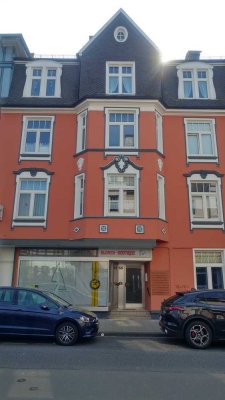 Modernisierte Altbauwohnung mit Balkon in City-Nähe