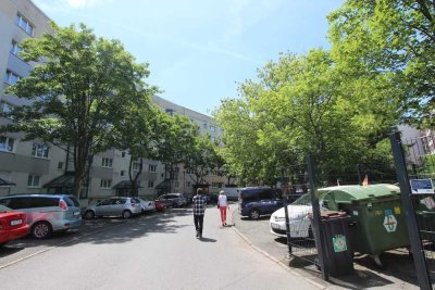 Gemütliche Wohnung mit Aufzug und sonnigem Südbalkon ins Grüne genießen