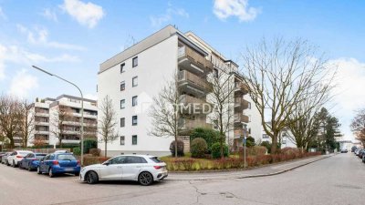 Großzügige Vier-Zimmer-Wohnung mit Loggia, Weitblick und gepflegter Wohnqualität in beliebter Lage